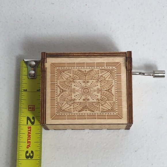 Dragonball Z Group  Hand Crank Wooden Music Box Red Green Goku Trunks Brolly - Picture 10 of 11